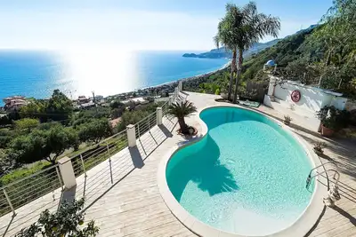 Image de Villa à Letojanni avec 4 chambres à coucher, 8 couchages