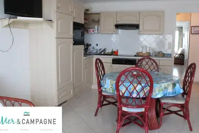 Image de Appartement cosy près de la plage avec balcon, parking et animaux admis