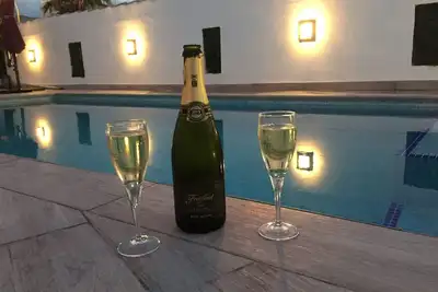 Image de magnifique villa avec piscine privée  et a 2 min a pied de la mer! ! !