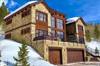 Panorama de l'ensemble Breck Resort, à quelques pas de la navette gratuite, d'un patio imbattable et de commodités! !