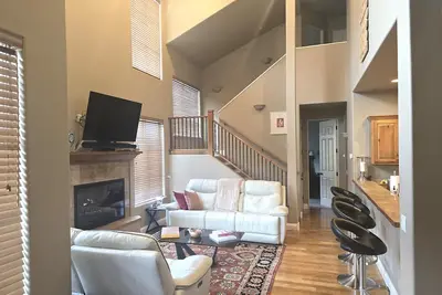 Beautiful 3 Bedroom Condo Walk To River Run Remontées mécaniques Ou Downtown Ketchum