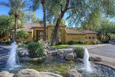 Image de Luxueux condo de vacances de 2 chambres situé dans le nord de Scottsdale!