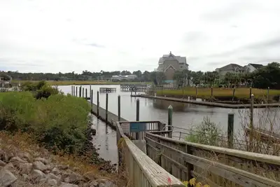 Image de Remenber vous êtes en vacances. . . . . . . Golf, natation, bateau, bronzer et d'explorer!