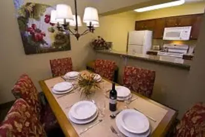 Image de Grand et beau 4 chambres 4 salles de bain Sleep 12 Townhouse @ Powhatan Resort
