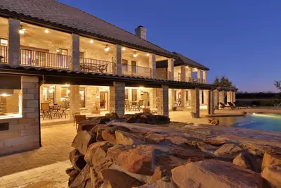 Image de >>> Qui veut se coucher comme un milliardaire?<<< West Texas Mansion - près d'Abilene