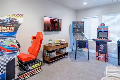 Image de Fantastique nouvelle maison de ville de 7 chambres près du parc national de Zion avec bain à remous privé!