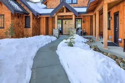 Image de Repos paisible et paisible de la vie trépidante de la ville avec accès complet au complexe