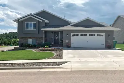 Image de 4 Bdrm, 3 Bath Home In Sturgis - Parfait pour un rallye de moto ou une retraite de vacances