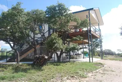 Image de Restez dans un ranch du Texas Hill Country, détendez-vous et visitez le pays viticole voisin!