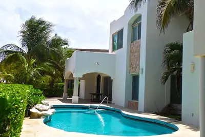 Image de 15% Disc. 15 août-novembre! Ne manquez pas dehors. Offre villa de luxe!