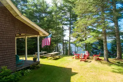 Image de Charmante cabane au bord du lac près du parc national d'Acadia