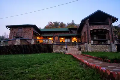 Image de Ranch d'équitation avec hôtel et hébergement en appartement