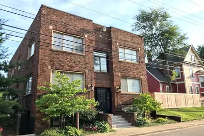 Image de Downtown 2br Apartment - Calme, central et pratique!