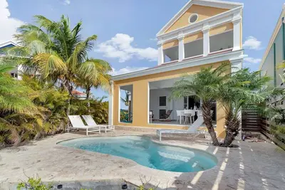 Image de Casa Leeward, une belle villa sur l'eau avec ponton privé et piscine