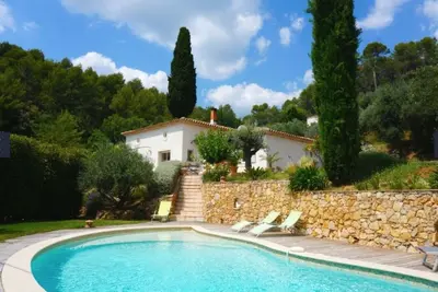Magnifique villa avec piscine, belle vue!