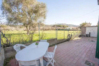 Image de Appartement de trois pièces La Pila 4/6 lits à la périphérie de Marina di Campo