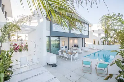 Image de Rent a Luxury Villa in Cyprus Close to the Beach, Paralimni Villa 1253