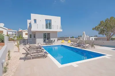Image de Luxury 5 Bedroom Villa with Private Pool, Protaras Villa 1250