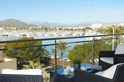 Ajustement confortable. neuf, terrasse, vue sur la mer