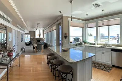 Image de Pier Port Condo # 2-Downtown