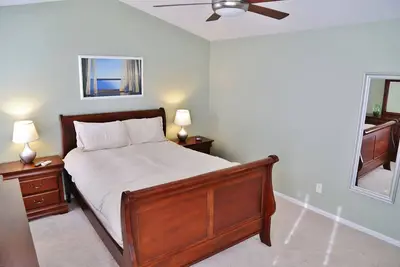 Image de Belle maison près de Uptown et South Park Mall