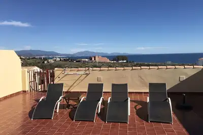 Image de Superbe appartement de deux chambres à 500 mètres de la plage avec vue sur la mer