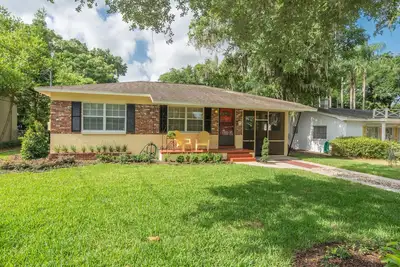 Image de Mid Century Modern Cottage dans le coeur de Winter Park