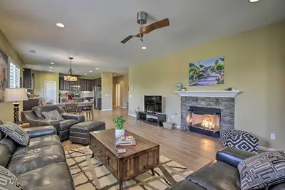 Image de Nouveau! Indio Home avec accès à la piscine et promenade jusqu'à Coachella