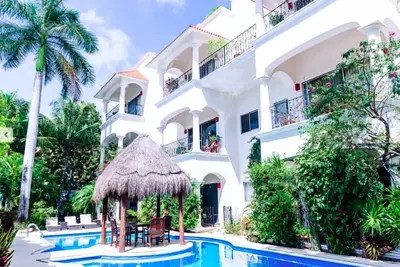 Image de Villa Violeta @ Arena Blanca le 38 avec une charmante piscine sur le toit