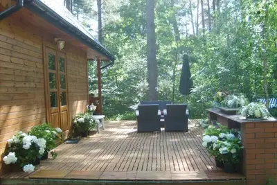 Image de Wilga: maison de campagne en pleine foret dans le sud-est de Varsovie