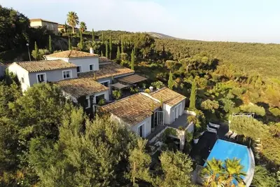 Image de 👍Villa 5* avec Vue Magique Mer, piscine à débordement avec solarium.