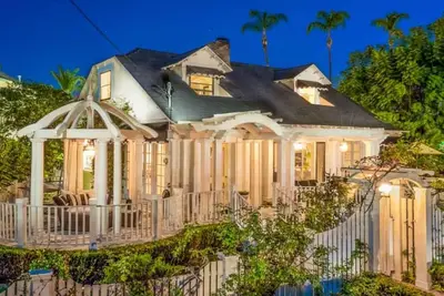 Image de Incroyable maison haut de gamme historique rénovée de l'île de Coronado!