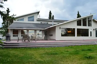 Image de Alaskan gratuit traite et articles de petit déjeuner dans la kitchenette équipée avec Dw / Mw / F