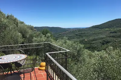 Image de Appartement dans une villa de campagne avec piscine 15 km de la mer et des plages