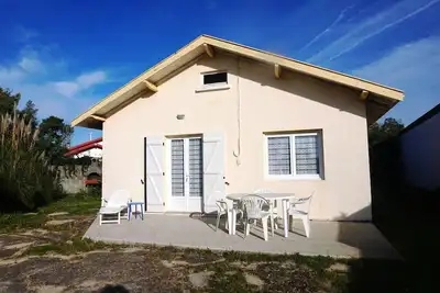 Petite maison de pays océan et commerces à pied (045)
