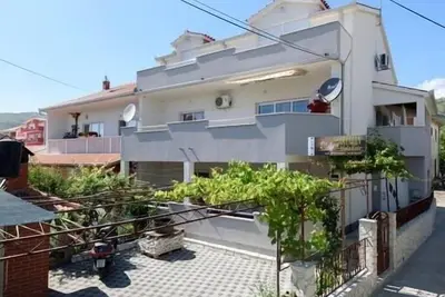 Image de Apartment in Trogir with Terrace, Air condition, Wifi, Washing machine (4215-1)