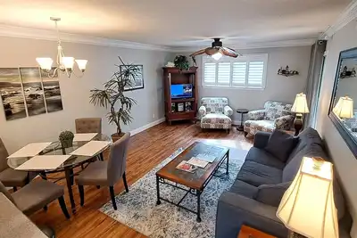 Image de Mango # 402 Very Nice une chambre en bas près de la piscine