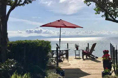 Image de Isolé Sandy Beach tout pour vous! Vues panoramiques sur l'océan et la montagne.
