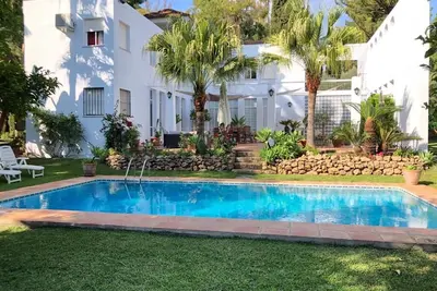 Image de Superbe villa 5 chambres proche Puerto Banus!