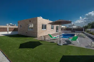 Image de Rent a Luxury Villa in Cyprus Close to the Beach, Protaras Villa 1194