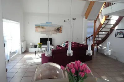 Image de Villa de luxe en bord de mer + golf, cheminée, WiFi, sauna, clôturé. jardin