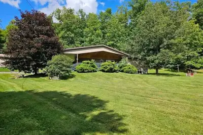 Image de Cabine spacieuse de 2 chambres au cœur du comté d'Elk, Pa