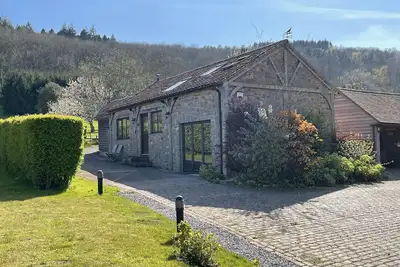 Image de Grange convertie isolée nichée sur les pentes nord des Mendips.