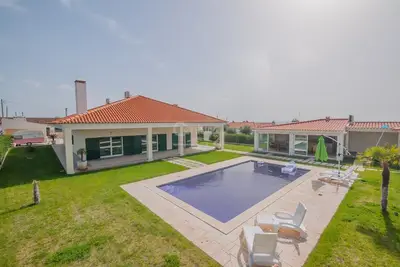 Image de Maison Avec Piscine Et Barbecue