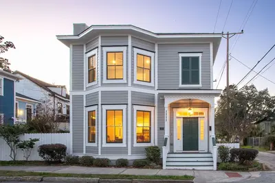 Restez avec Lucky Savannah: Charmante maison avec parking privé, près de Forsyth!