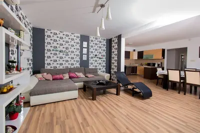 Appartements Novoselic A7, WiFi gratuit, piscine jakuzzi gratuite, barbecue, emplacement parfait