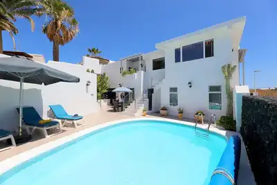 Image de Villa Jessica, spacieuse villa de luxe, piscine chauffée en hiver