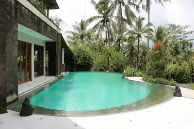 Image de Une villa calme et magnifique de 3 chambres à coucher à Ubud