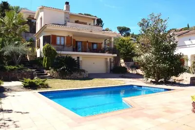 Image de Maison Avec Vue Mer avec piscine privée et grand jardin