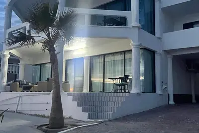 Image de 11 ch. 4 sont des appartements Casita. 5 cuisines. Louer en 5 chambres ou jusqu'à 11